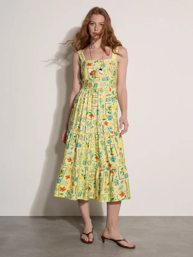 Apricot Midi-jurk met gelaagde rok en ansichtkaartprint geel