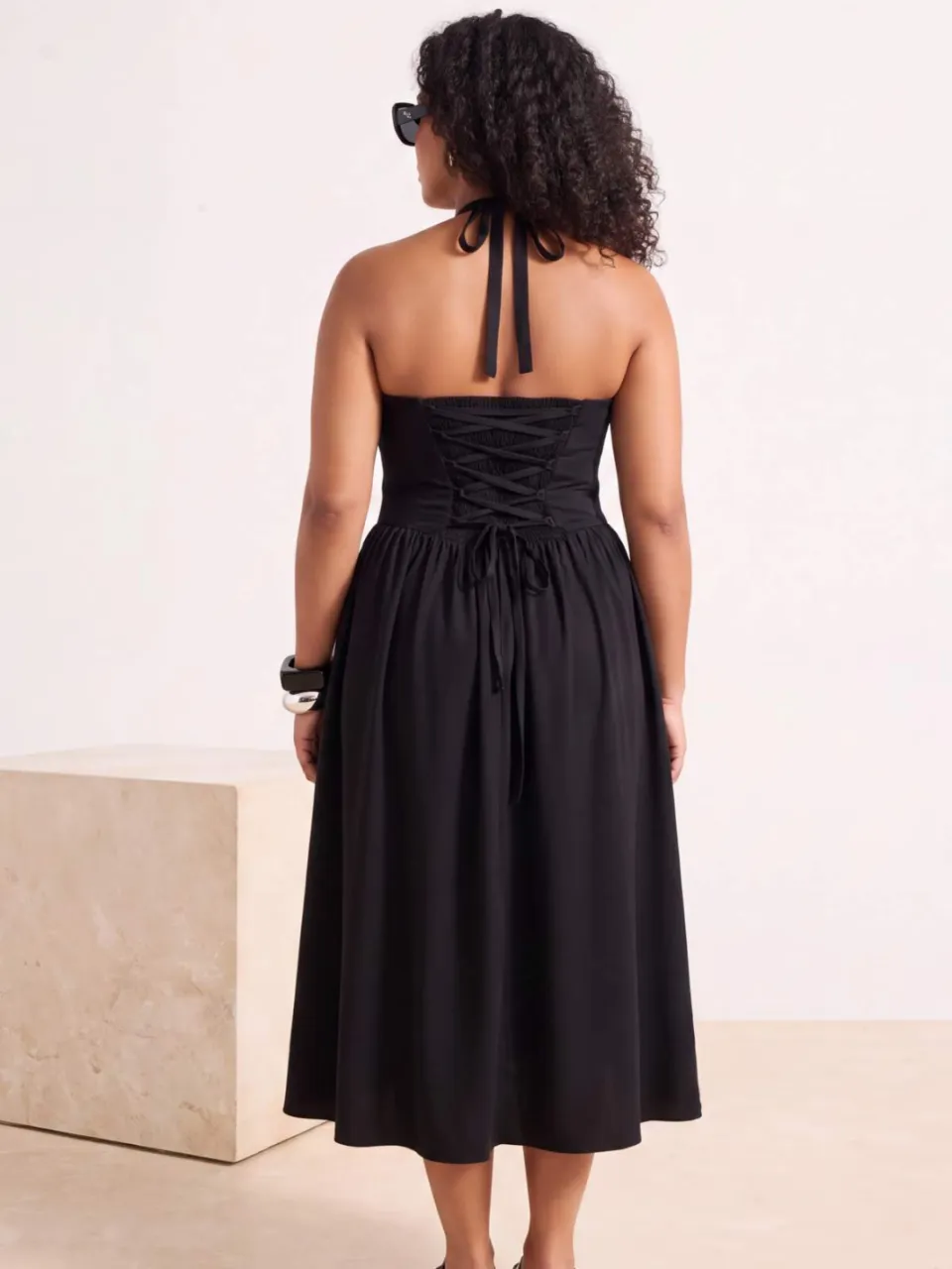 Trendyol Curve Dames Zwart Effen Kort / Mini Mouwloos Casual A-lijn Grote maten Jurk, foto 2