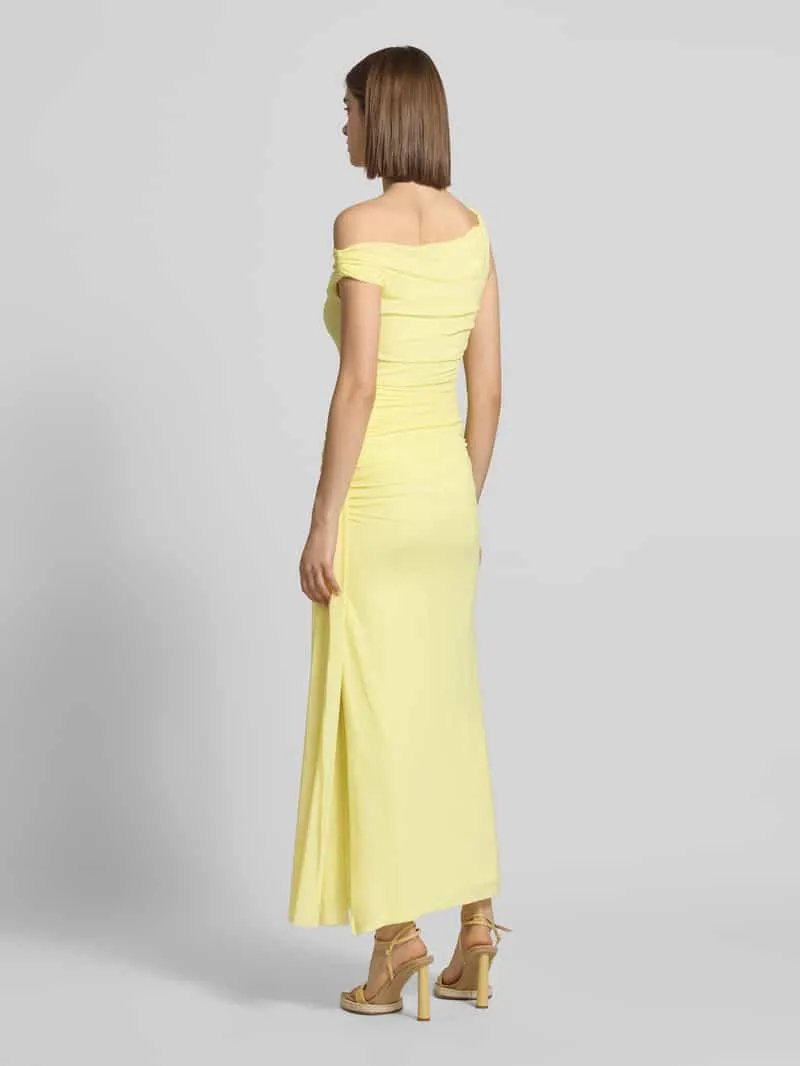 bardot Avondjurk met asymmetrische hals model 'LAYANA' geel, foto 3