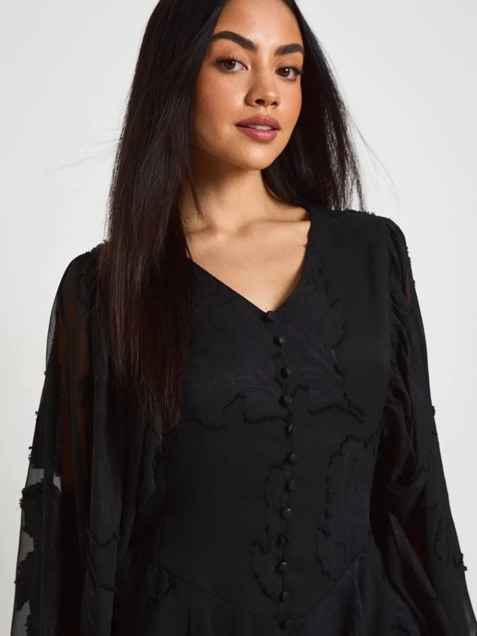 boohoo Dames Bloemen Burnout Volume Mouw Ruffle Zoom Mini Jurk zwart, foto 4