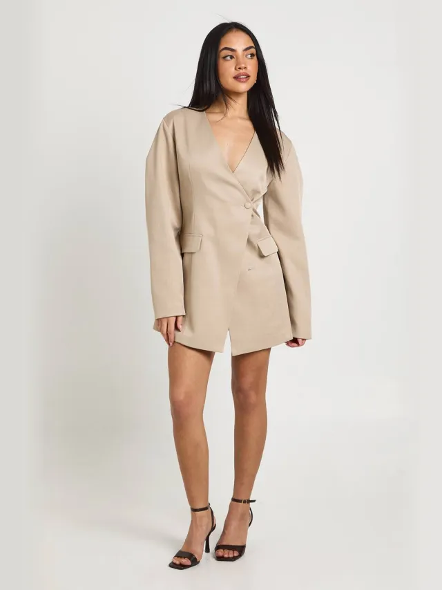 boohoo Dames Barrel Mouw Knoop Voorkant Blazer Jurk Havermout