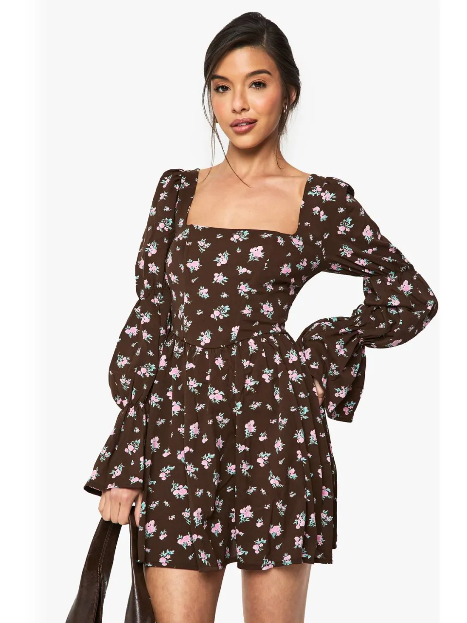 boohoo Dames Corset Bloemenprint Puff Mouw Melkvrouw Schaatsjurk bruin, foto 3