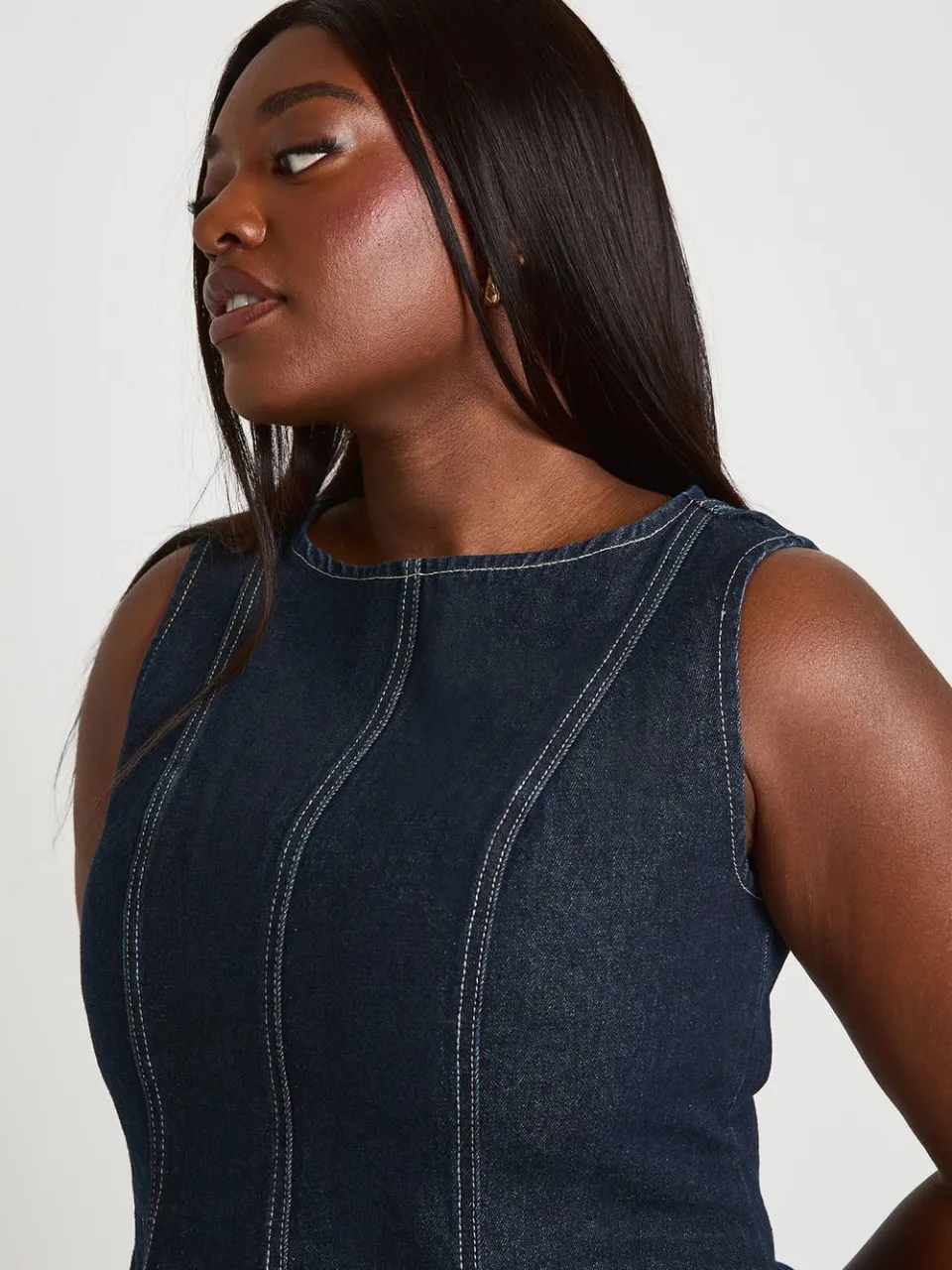 boohoo Dames Plus Denim Flippy Mouwloze Jurk, foto 4