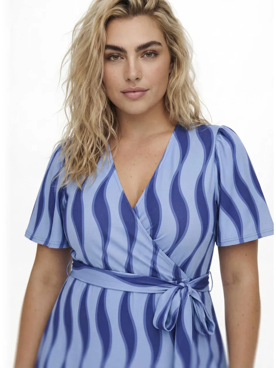 Only Carmakoma wikkel-/overslagjurk blauw, foto 7