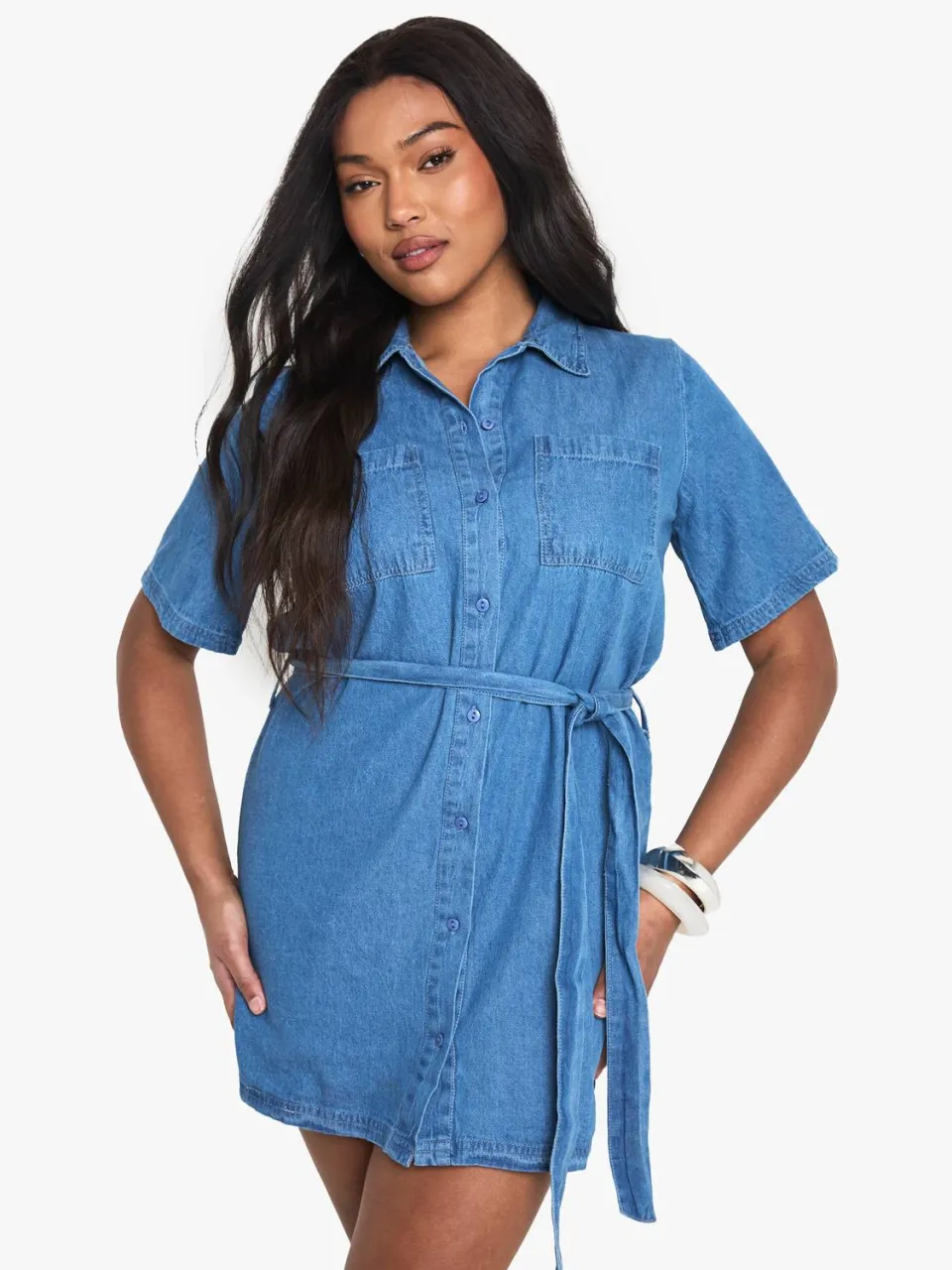 boohoo Dames Plus Chambray Denim Jurk met strikriem, foto 3
