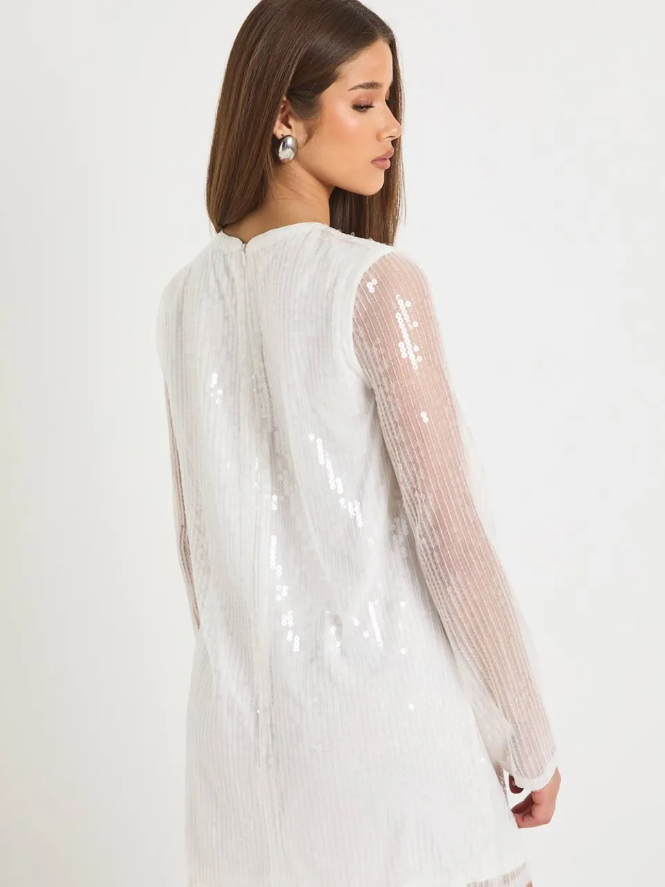 boohoo Dames Oversized pailletten T-shirt jurk wit, foto 2