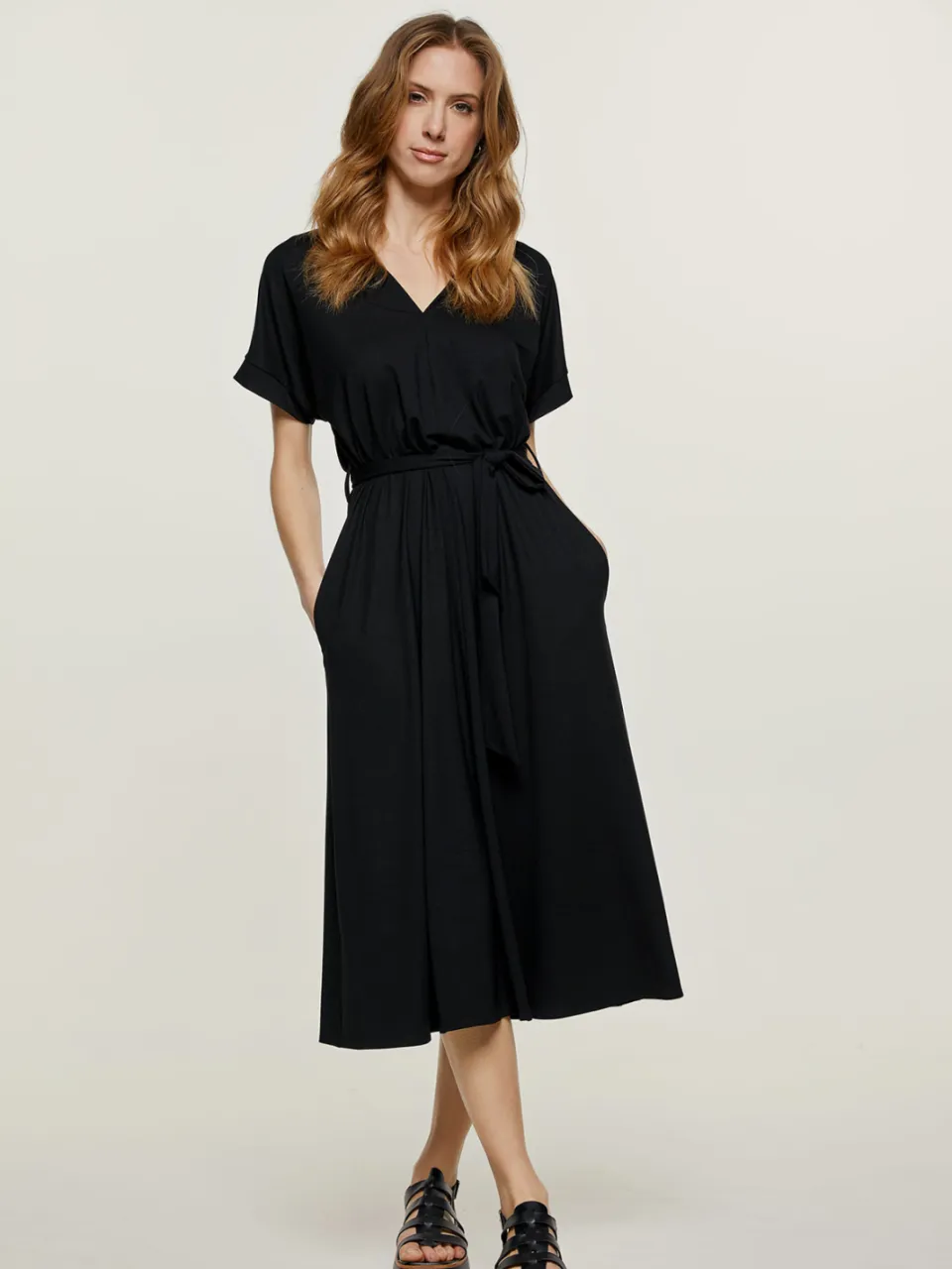 Conquista Zwarte jersey midi-jurk met riem