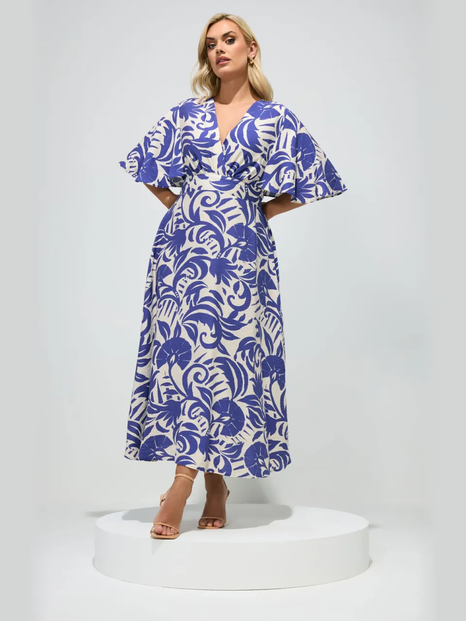 Yours London Blauwe Wikkeljurk Met Bloemenprint En Linnen Look, foto 2