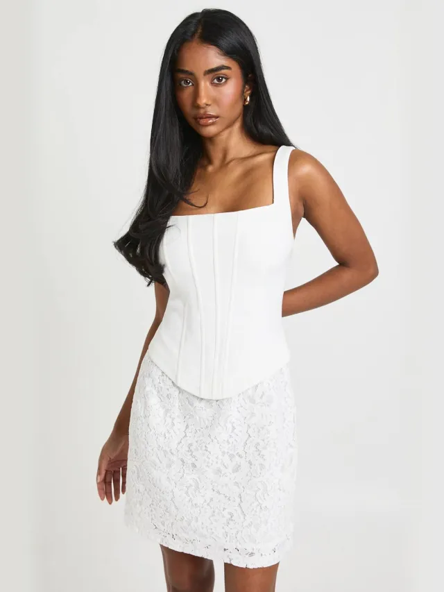 boohoo Dames Bandjes Korset Kant Rok Mini Jurk wit, foto 2