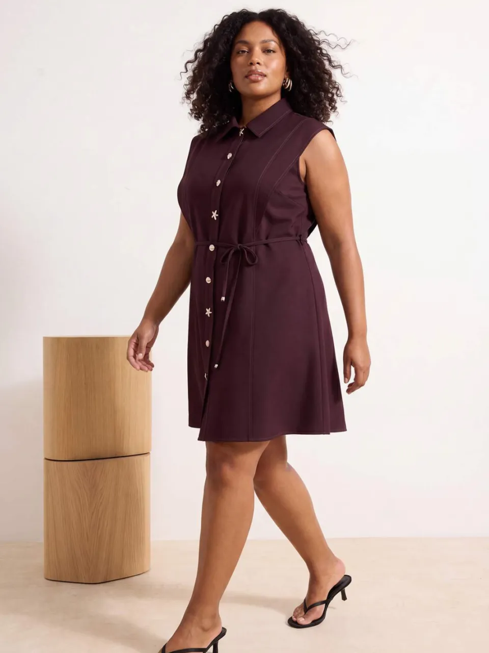 Trendyol Curve Dames Bruin Effen Kort / Mini Mouwloos Casual A-lijn Grote maten Jurk, foto 2