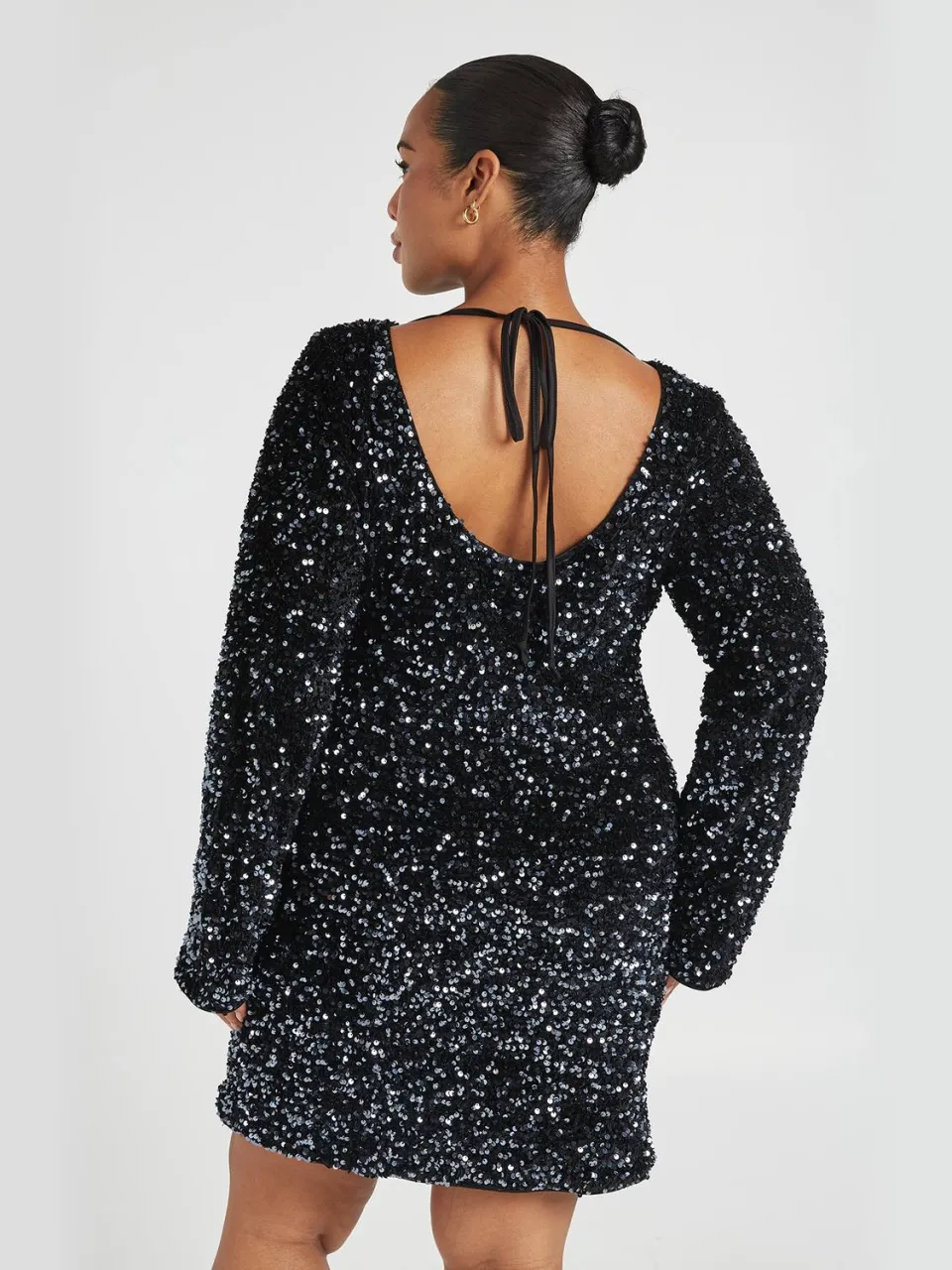 boohoo Dames Plus Fluwelen Pailletten Jurk Met Strikdetail Op De Rug marineblauw, foto 3