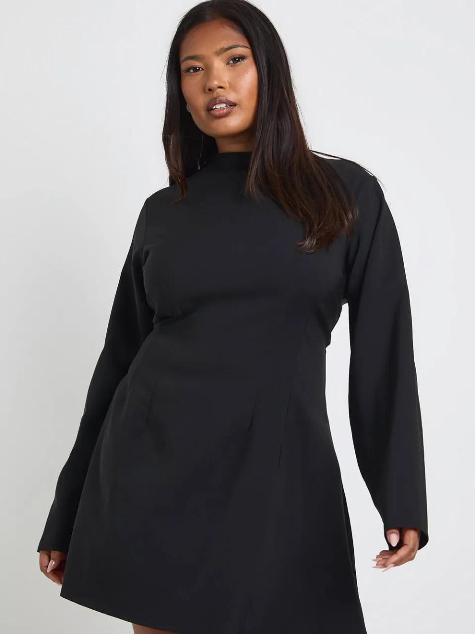 boohoo Dames Plus-jurk met getailleerde details en ballonmouwen zwart, foto 2