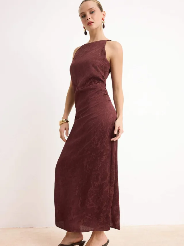 Turkishsouq Grijze, platte, mouwloze midi-jurk voor dames, geschikt voor dagelijks gebruik. Bruin