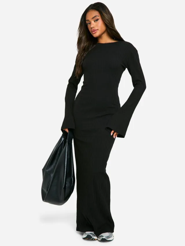 boohoo Dames Wide Rib Flare Sleeve Maxi Jurk Zwart