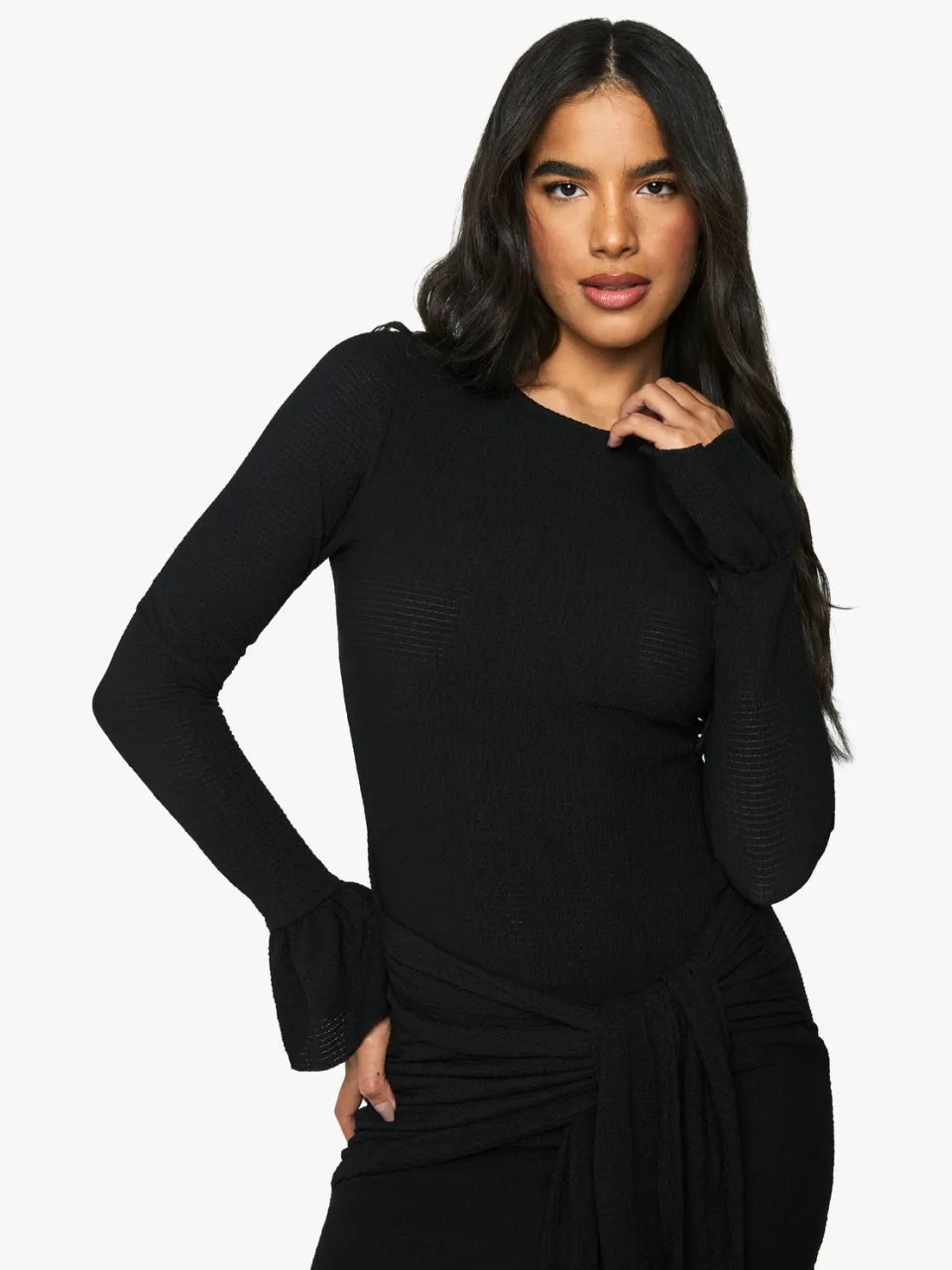 boohoo Dames Minijurk met getextureerd wikkel-detail en uitlopende mouwen zwart, foto 3