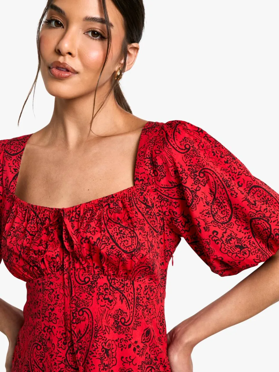 boohoo Dames Paisley Mini Jurk met Pofmouwen rood, foto 4