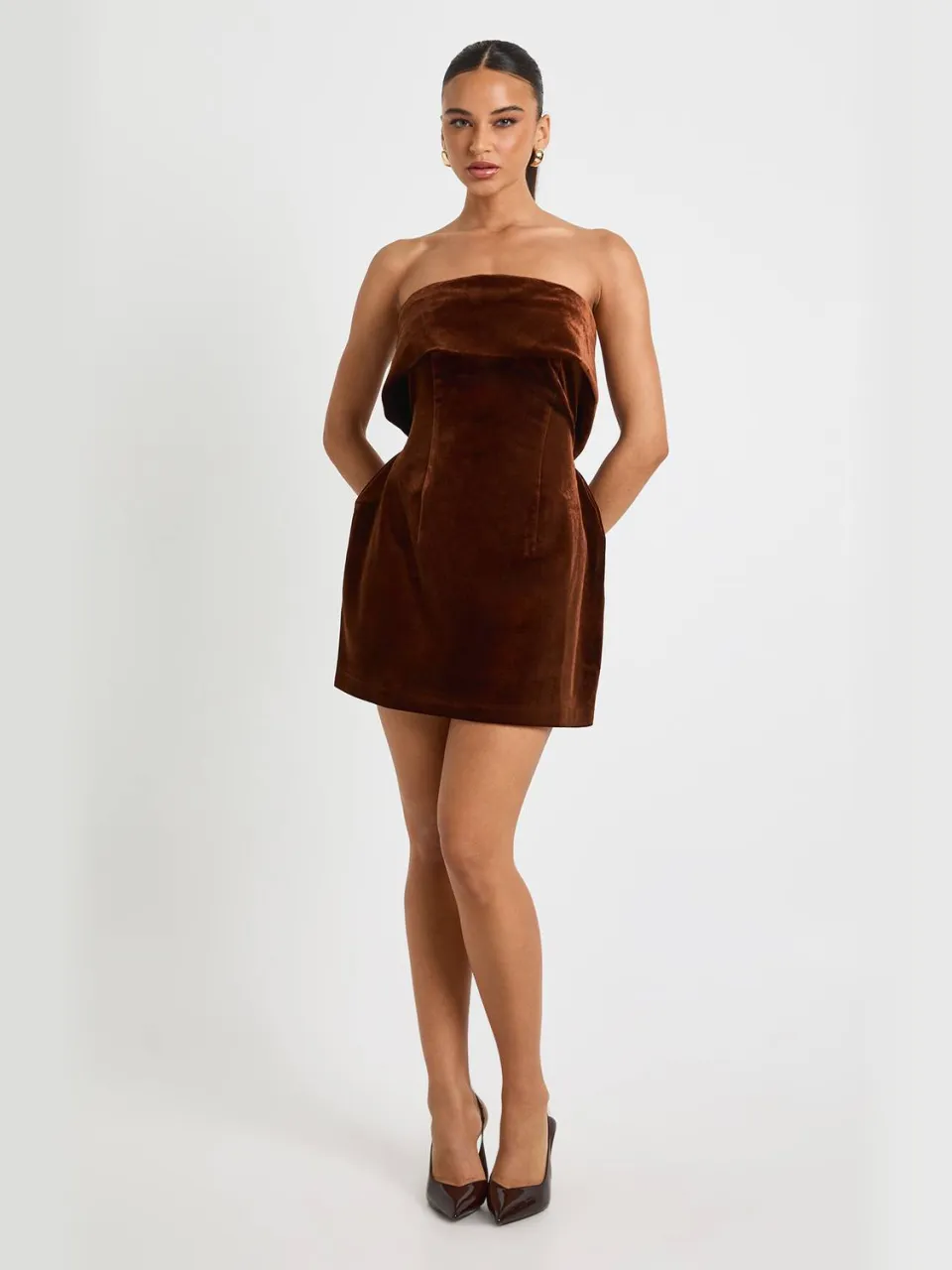 boohoo Dames Fluweel Bardot Crepe Jurk chocoladebruin, foto 3