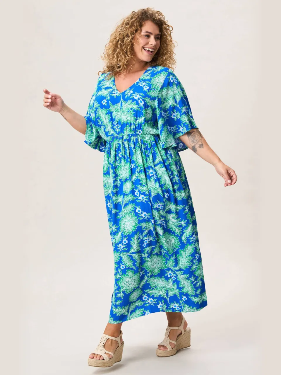 Miss Etam Plus viscose midi gebloemde zomerjurk - blauw Blauw/groen