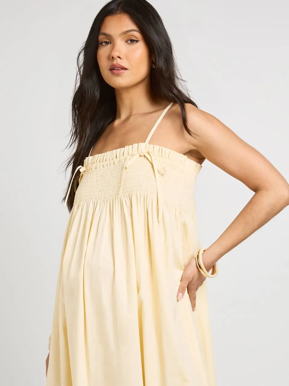 boohoo Dames Zwangerschaps Maxi Jurk Met Gerimpeld Detail citroen, foto 4