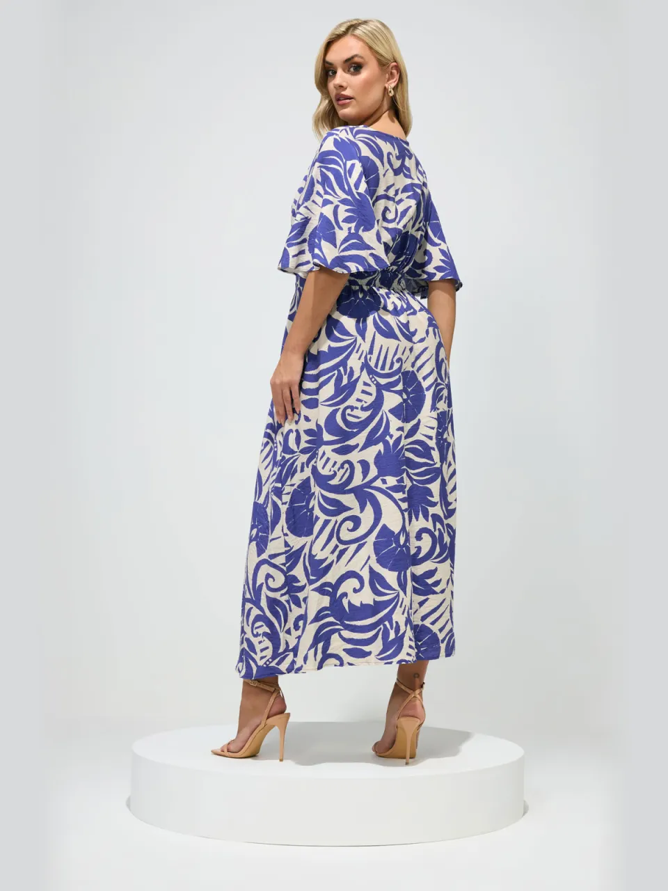 Yours London Blauwe Wikkeljurk Met Bloemenprint En Linnen Look, foto 3