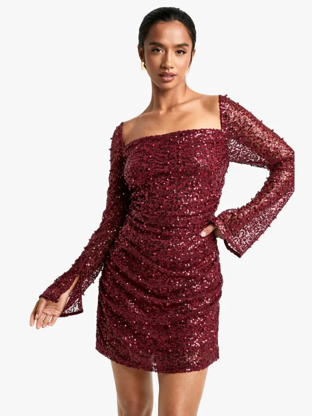 boohoo Dames Petite Mini Jurk met Vierkante Halslijn, Parel- en Paillettenversiering Wijn
