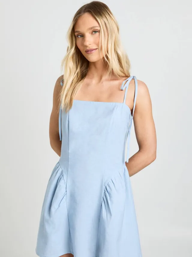 boohoo Dames Petite Linnen Skater Jurk Met Strikbandjes Babyblauw