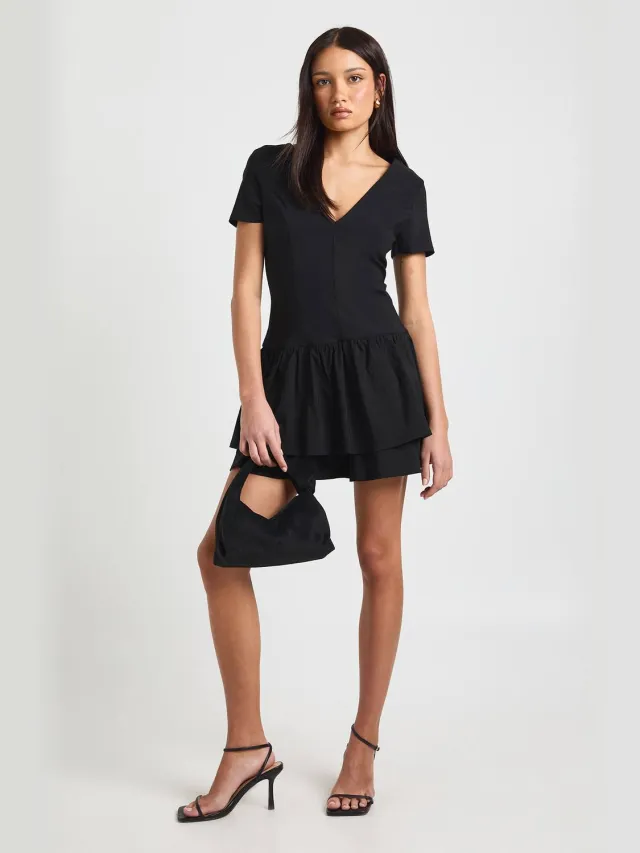 boohoo Dames Bengaline V-hals Gerimpelde Rok Mini Jurk Zwart