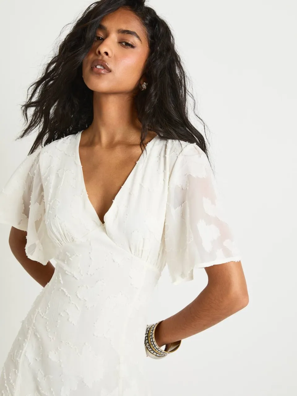 boohoo Dames Burnout Floral Angel Sleeve Midaxi Jurk wit, foto 4