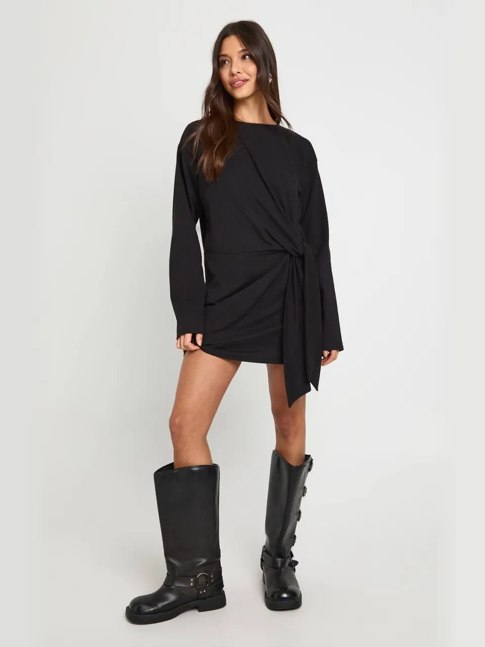 boohoo Dames Mini-jurk met lange mouwen en een strikknoop op de taille zwart, foto 3
