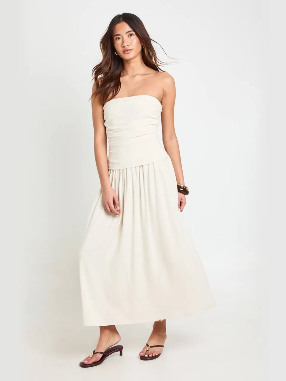 boohoo Dames Premium Linnen Bandeau Midaxi Jurk neutral, foto 3