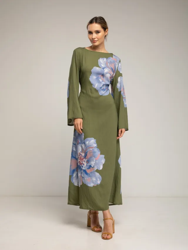 Tantra Lange bloemenjurk met een vierkante hals en bandjes op de rug. Kaki