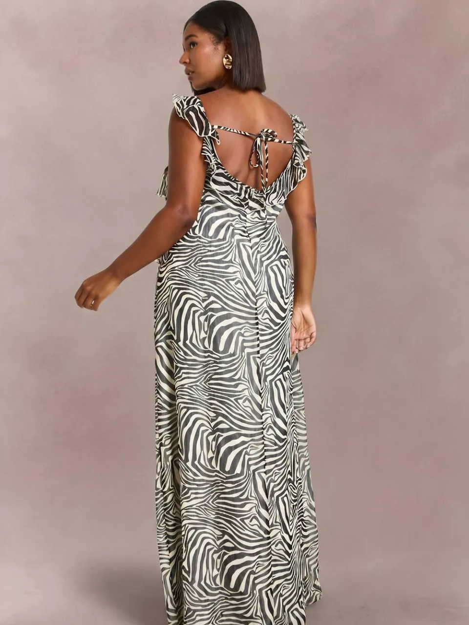 boohoo Dames Plus Zebra Chiffon Bandjes Ruches Maxi Jurk crème, foto 2