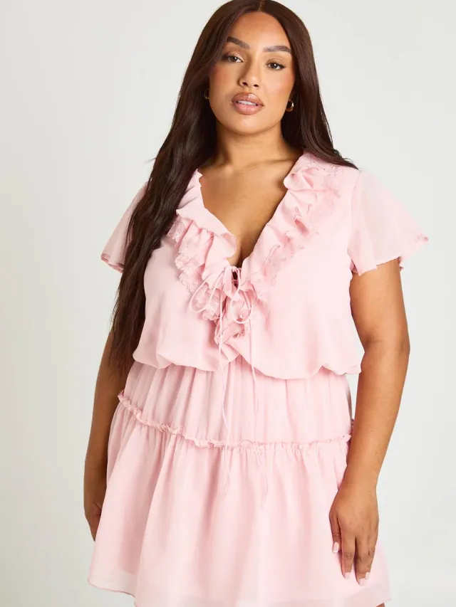 boohoo Dames Plus Chiffon Ruches Skater Jurk Stoffig Roze