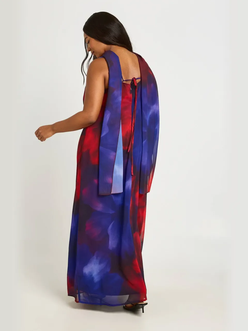 boohoo Dames Plus Bloemen Chiffon Cowl Hals Maxi Jurk druif, foto 2
