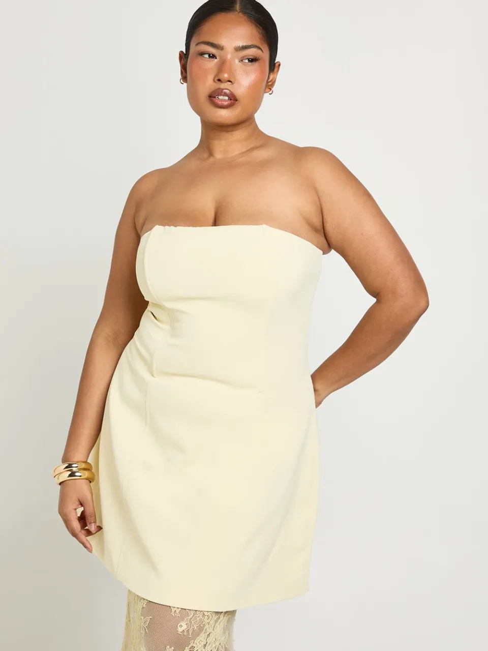 boohoo Dames Plus Premium Gestructureerde Kanten Maxi Jurk citroen, foto 3