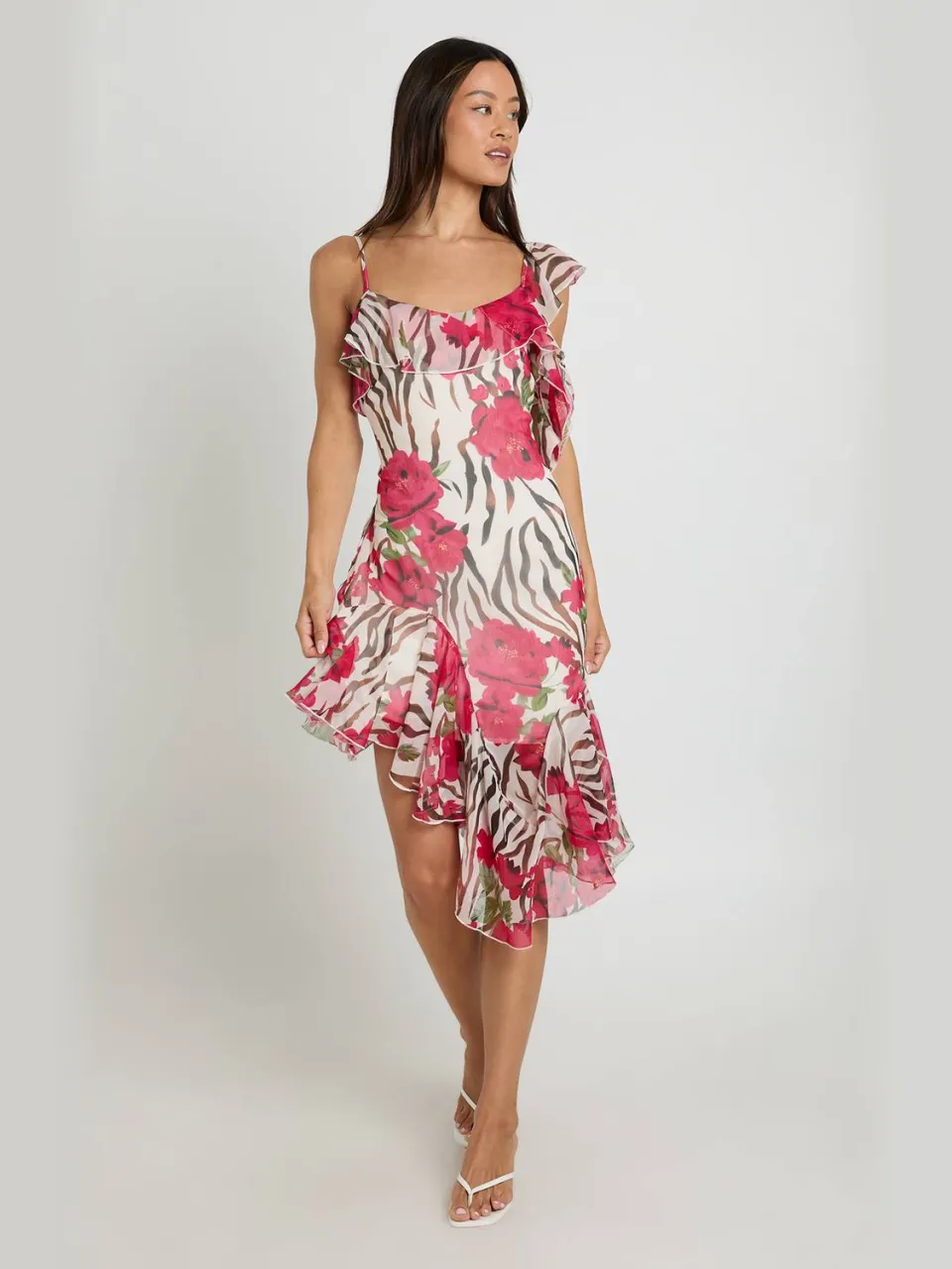 boohoo Dames Lange Chiffon Midi-jurk Met Ruches En Asymmetrisch Bloemendessin zwart, foto 3