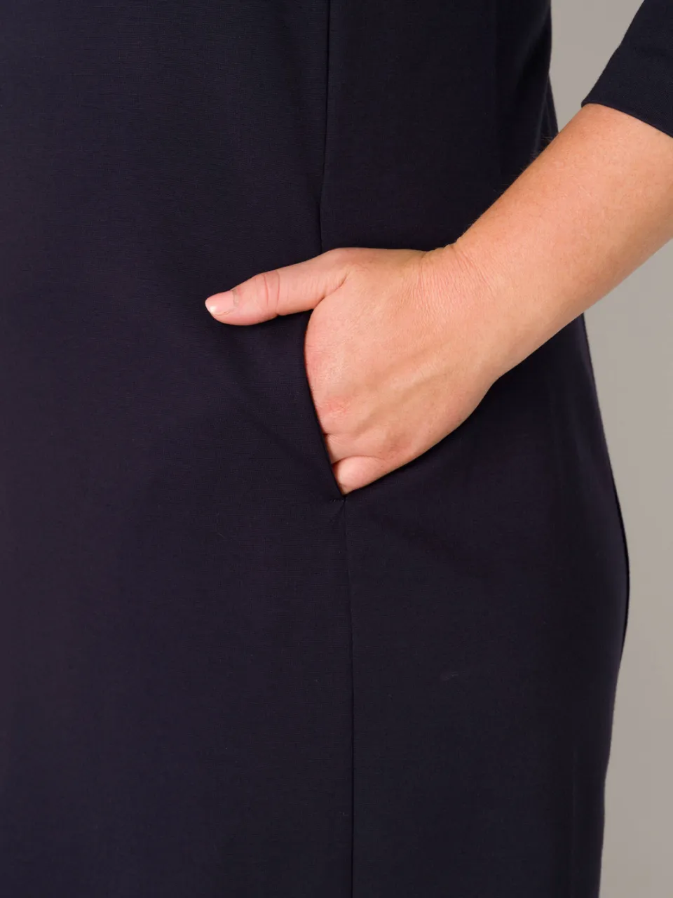 Base Level Curvy jurk Addy donkerblauw, foto 4