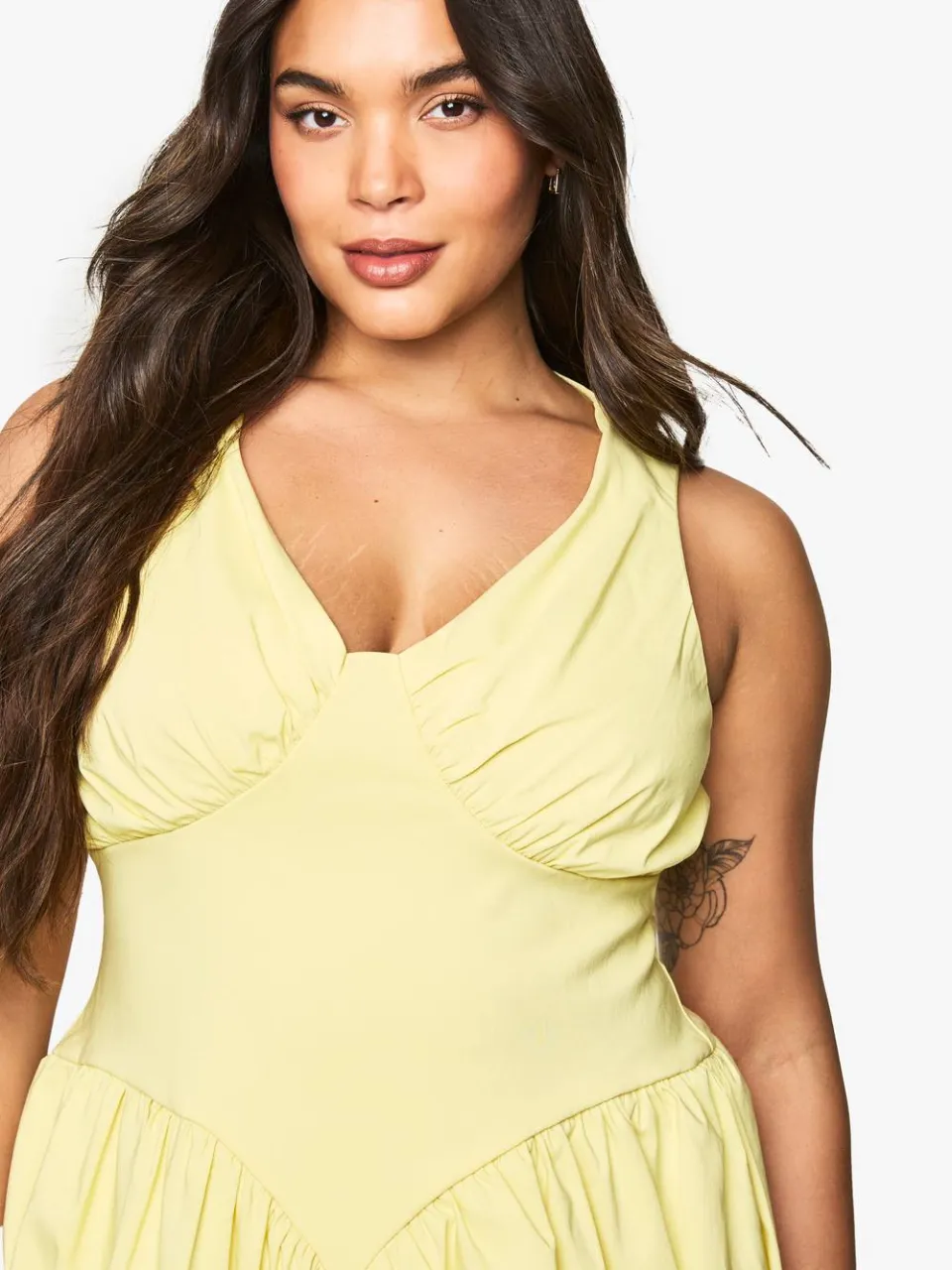 boohoo Dames Plus bengaline plunge puffball mini jurk citroen, foto 4