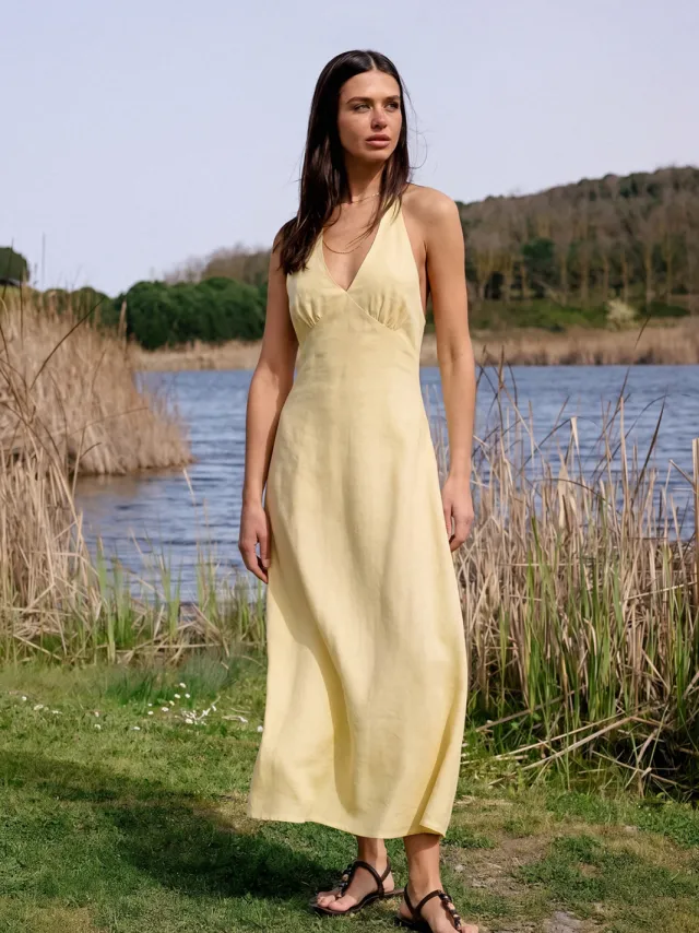 Trendyol TRENDYOLMİLLA Dames Geel Effen Maxi Mouwloos Recht Jurken, foto 2