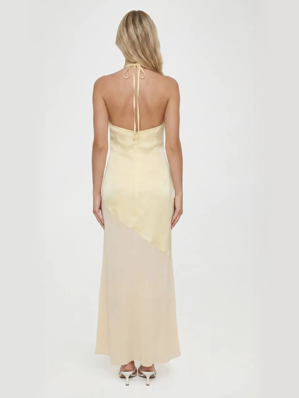 boohoo Dames Satijnen Halterneck Maxi Jurk Met Chiffon Rok citroen, foto 2