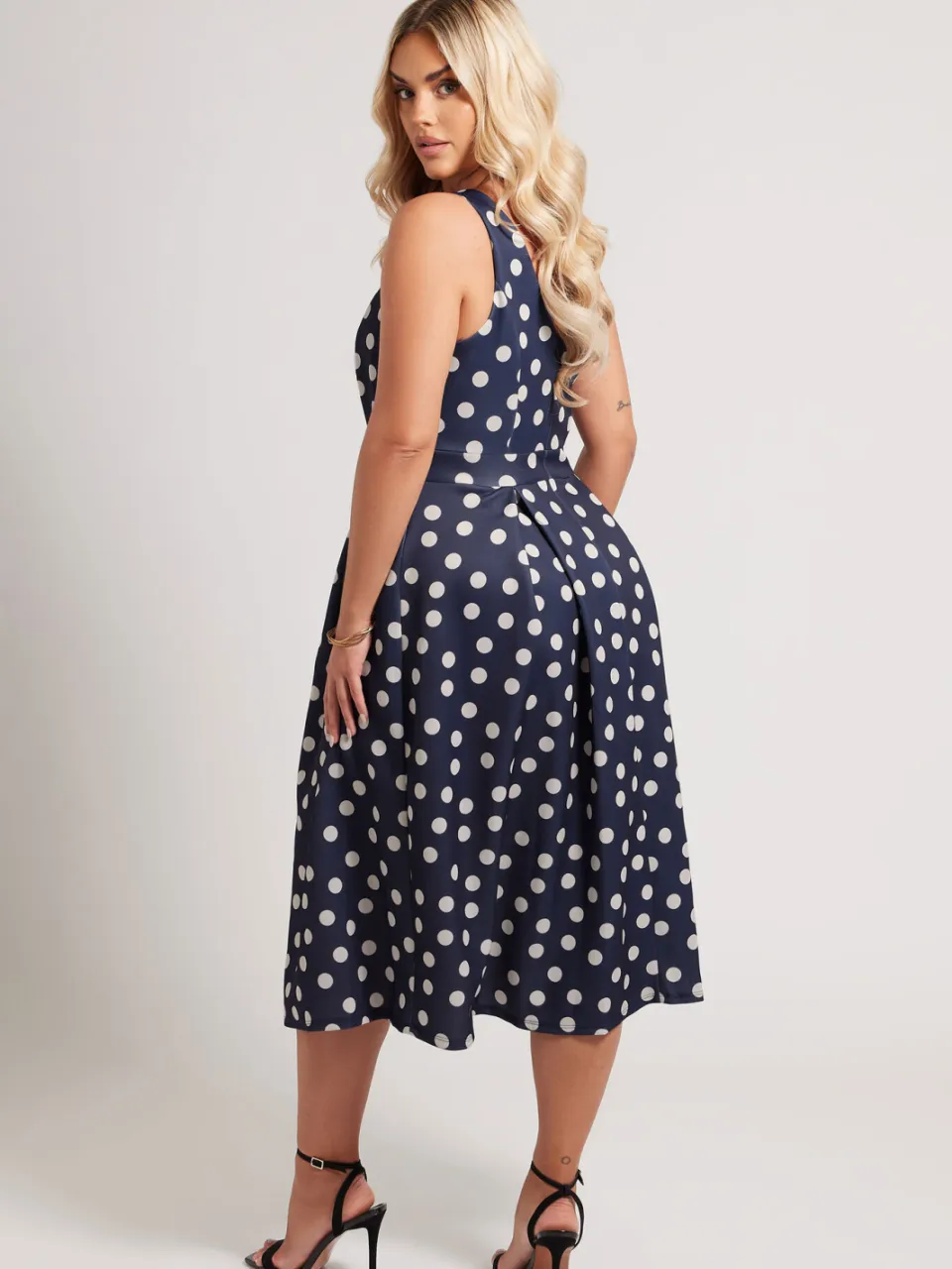 Yours London Mouwloze Midijurk Met Stippenprint En Plooidetail In Donkerblauw blauw, foto 2