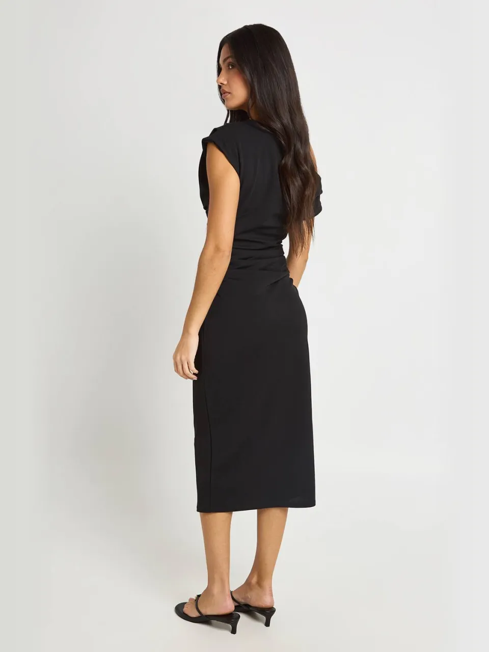 boohoo Dames Crepe Midi-jurk Met Asymmetrische Halslijn En Drapering zwart, foto 2