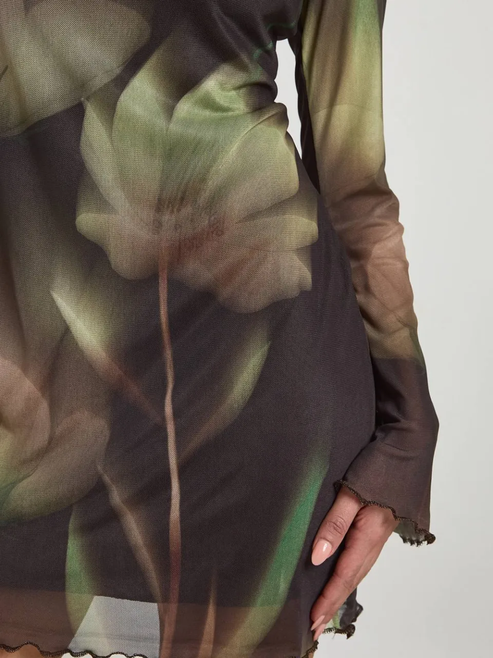 boohoo Dames Bloemen Mesh Wijde Mouwen Mini Jurk groente, foto 4