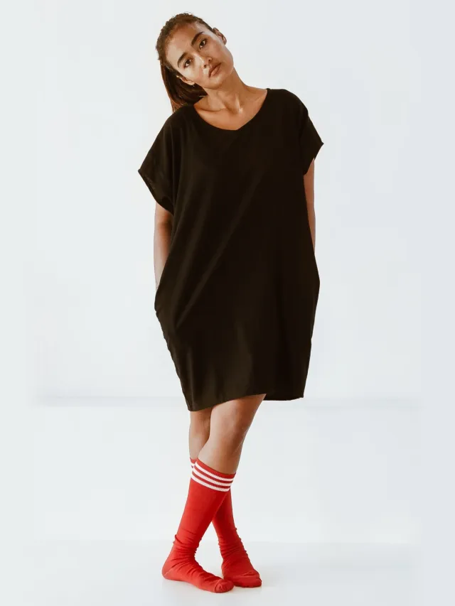 The Driftwood Tales dames vegan Jurk Oversized Tshirt Zwart