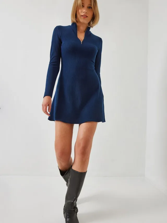 Bianco Lucci Geribbelde Mini-Jurk met Ritskraag Marineblauw
