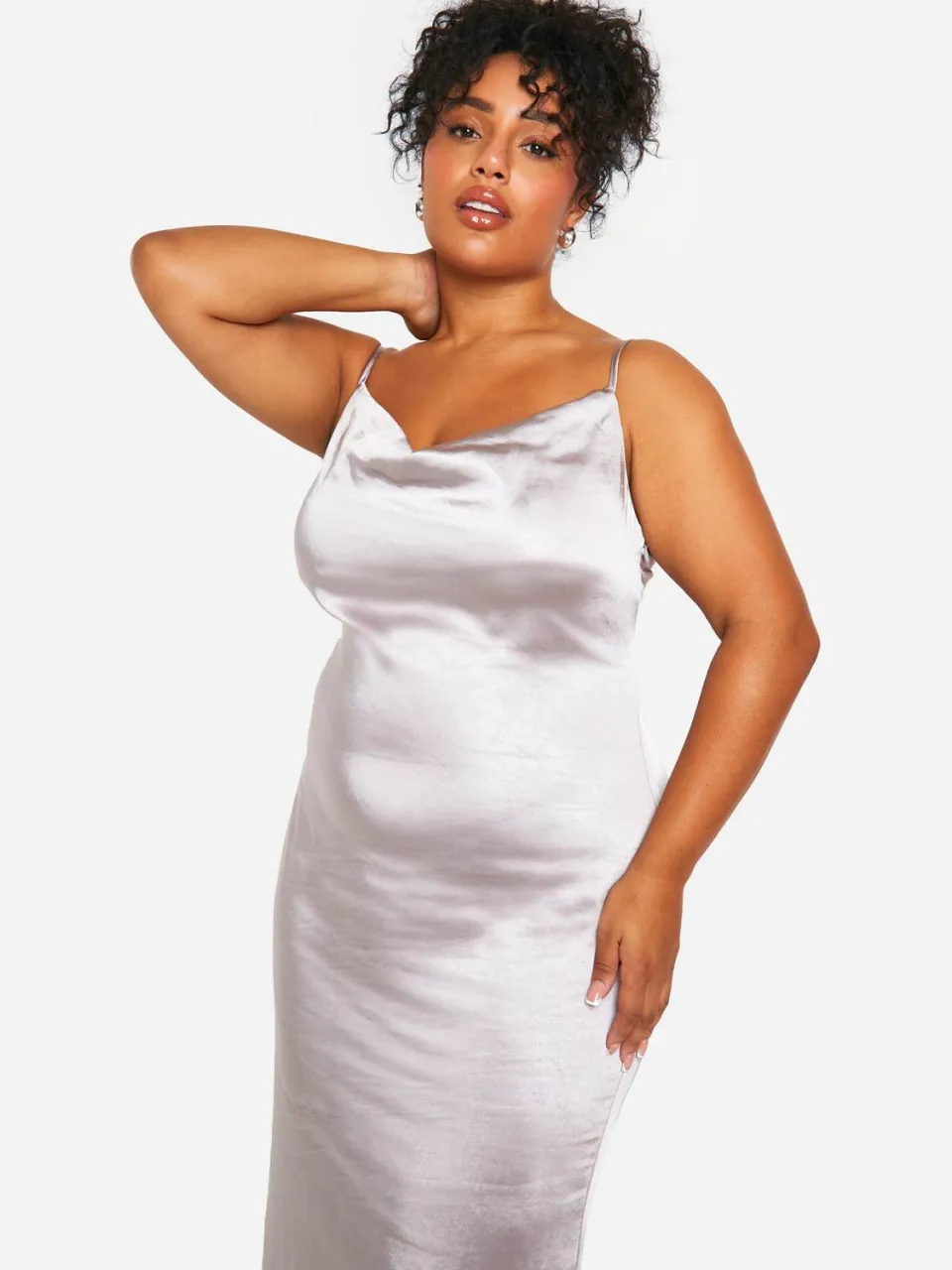 boohoo Dames Plus Satin Sluierhals Maxi Jurk zilver, foto 3