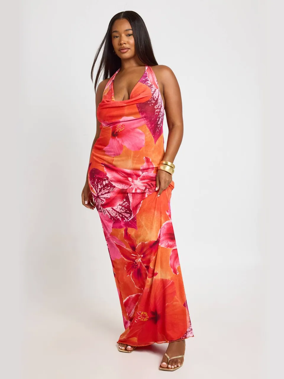 boohoo Dames Plus Maxi Jurk Met Bloemenmotief En Halternek roze, foto 3
