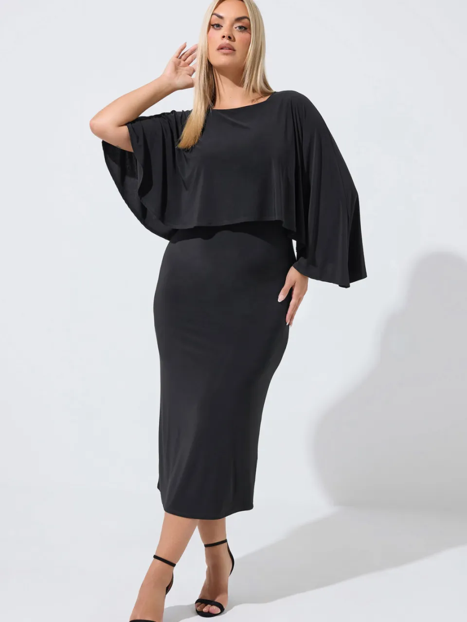 Limited Collection Zwarte Jurk Met Cape, foto 2
