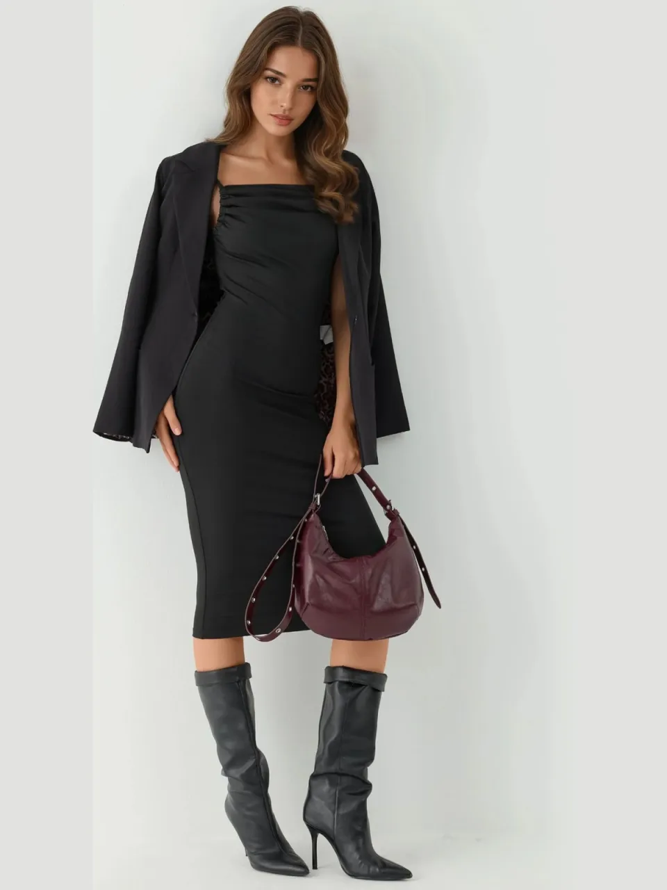 Hiccup Cowl Neck Bodycon Midi Jurk Zwart