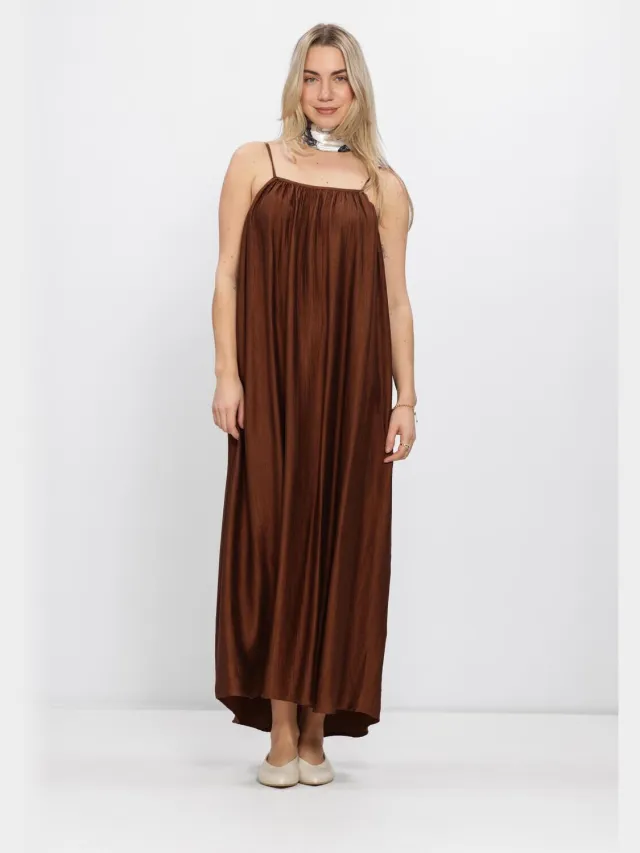 KNIT-TED Dames Jurken Blair - Bruin